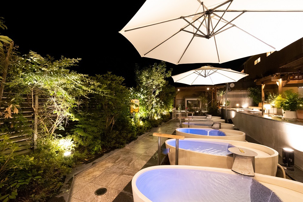 スパジアムジャポンのほっと泡の壺湯「微的」一人用の丸い壺型の炭酸泉