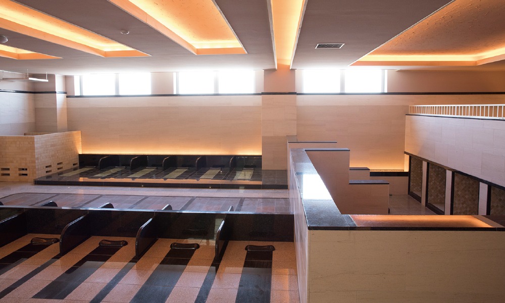 スパジアムジャポンの岩盤浴FOREST BATH 森林浴をイメージした癒しの岩盤浴ルーム