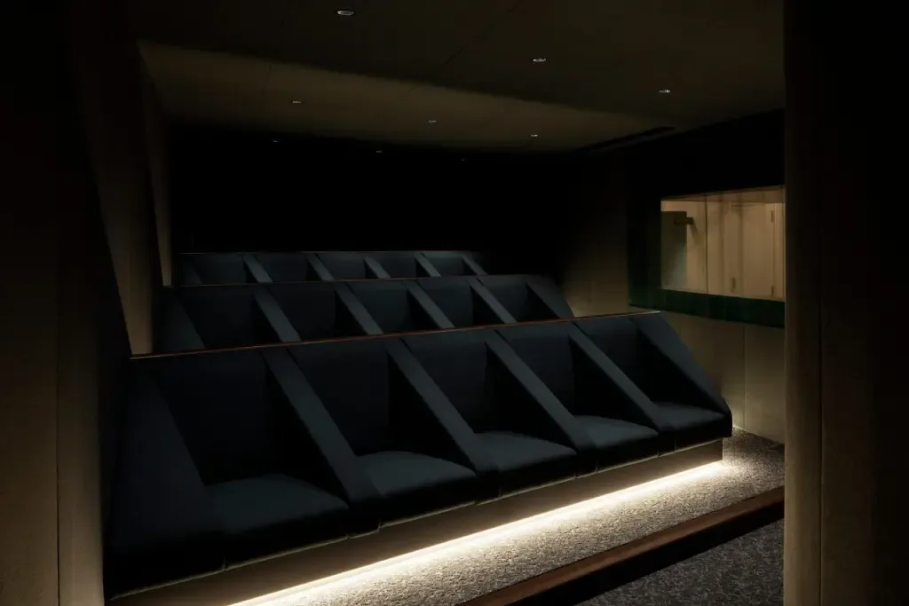 高輪SAUNAS NAPエリア 仕切り付きリクライニング