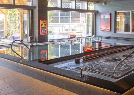 キングアンドクイーンの内湯にある天然温泉×強炭酸の湯