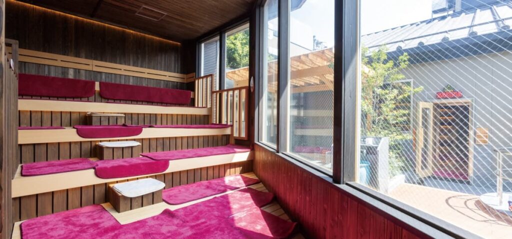 キングアンドクイーンのハーブスチームサウナの内観