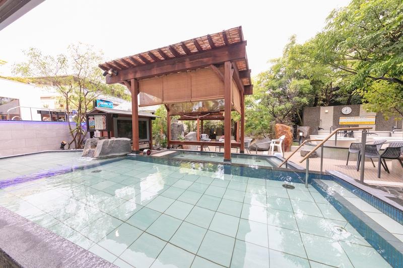 キャナルリゾート 露天風呂エリア全景