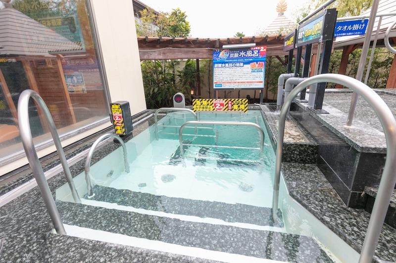 キャナルリゾート 潜れる炭酸水風呂深さ２ｍ