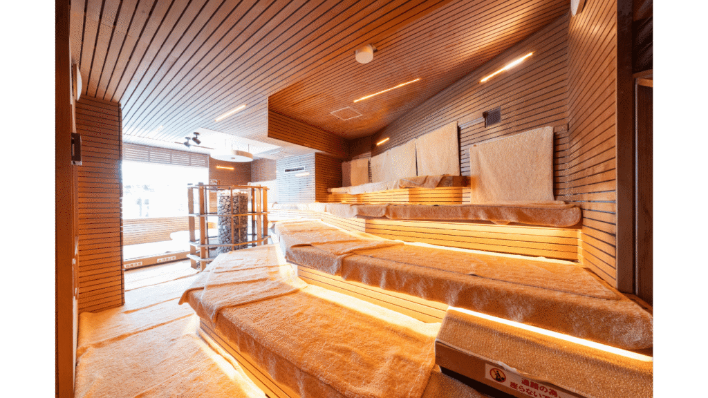 キャナルリゾート 高温フィンランド式ロウリュサウナ サウナ室全景