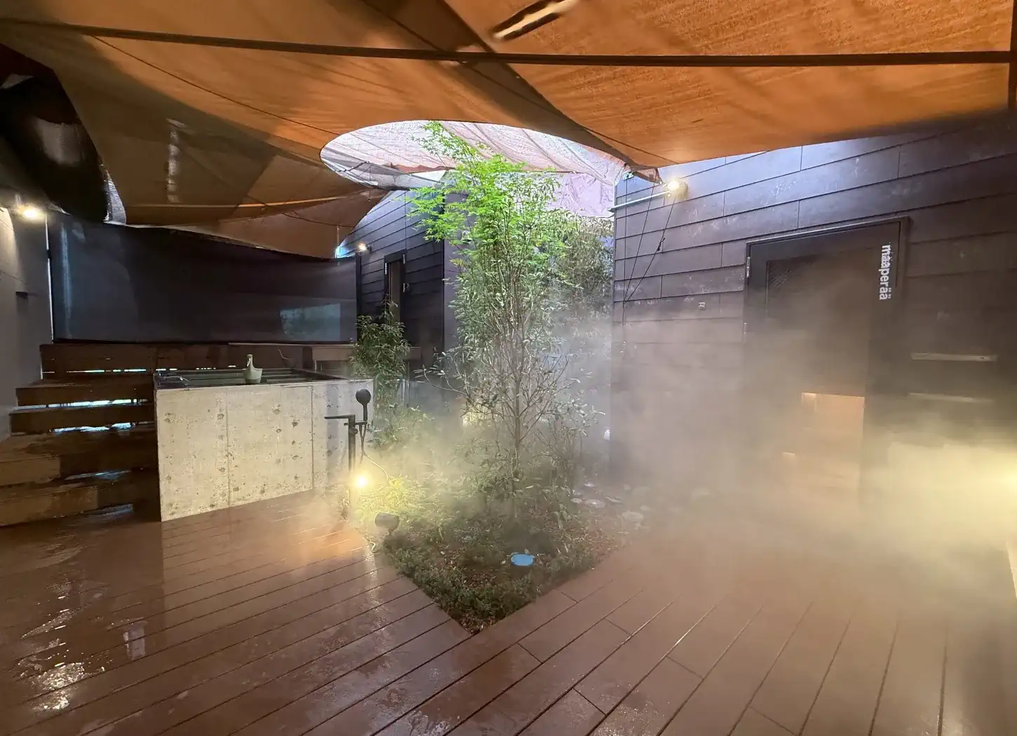 ガレーラ・サウナ立川の屋外サウナエリア