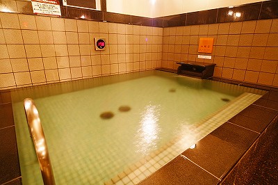 極楽湯 和光店の天然地下水と紀州産備長炭を使った水風呂