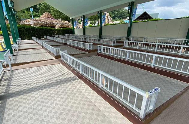東京サマーランドのプールサイドレスト