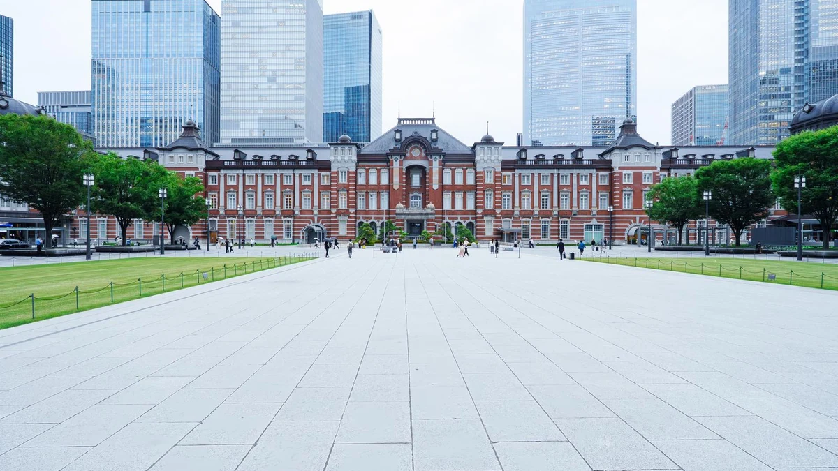 東京駅丸の内駅舎と駅前広場
