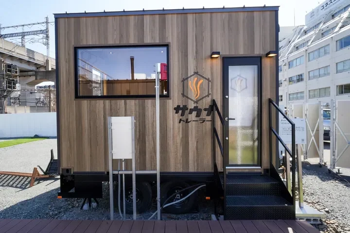 Little Retreat Depotのサウナトレーラー外観