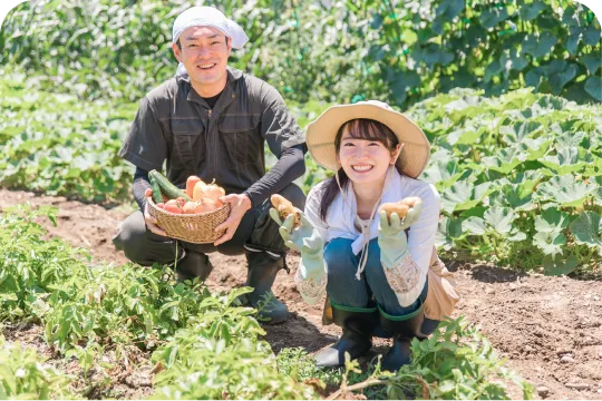 地域の農作業を通じて現地で働くリゾートバイトスタッフ