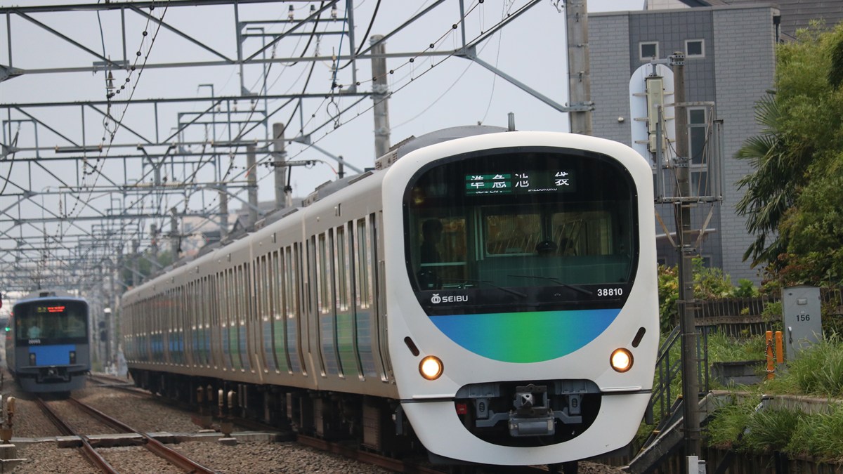 西武池袋線 西武鉄道30000系 西武池袋線を走る西武鉄道30000系