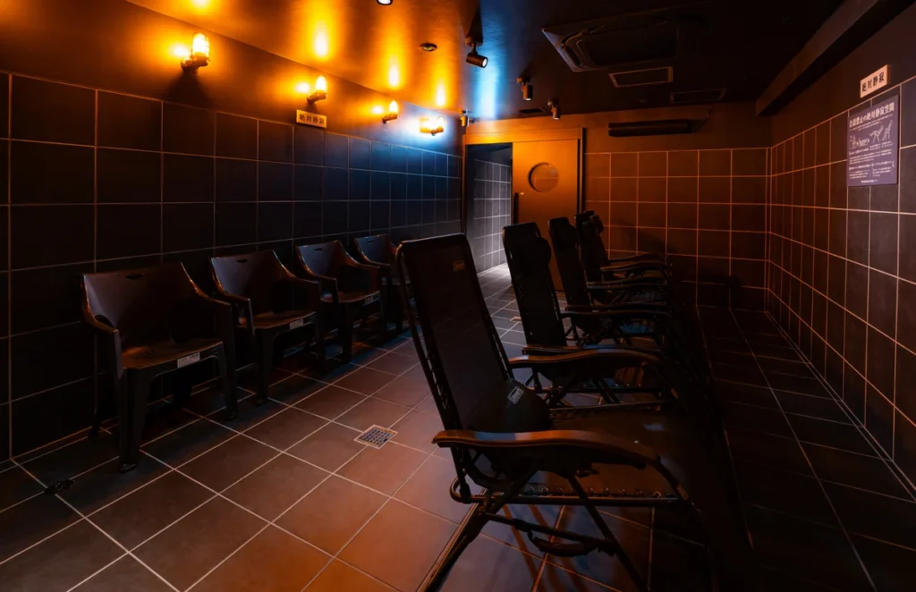 SHIAGARU SAUNA 神田×秋葉原店の静かな内気浴スペース「しあがるーむ」