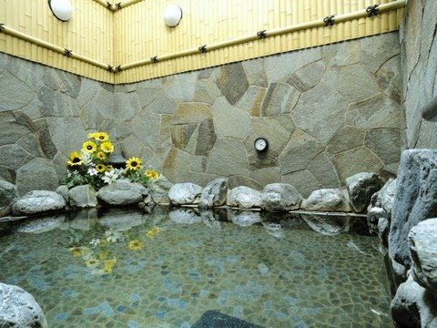 世田谷温泉 四季の湯の露天風呂