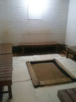深大寺天然温泉 湯守の里の塩釜風呂 男女の浴室にある深大寺天然温泉 湯守の里の塩釜風呂ミストサウナ