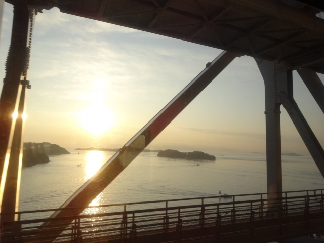 瀬戸大橋付近から見える瀬戸内海の景色