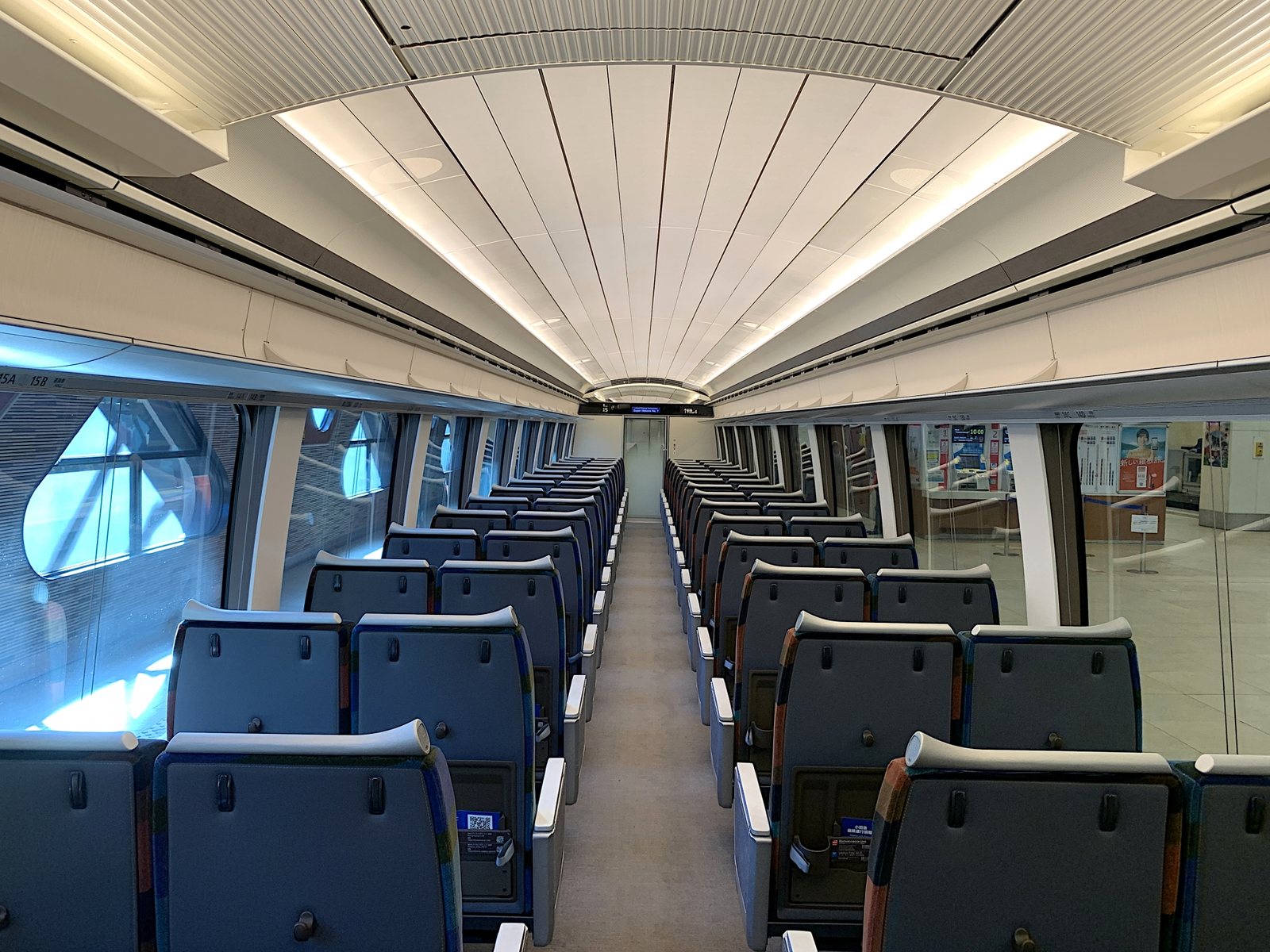 小田急ロマンスカーGSE(70000形)の一般席車内